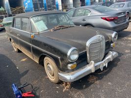 1965 MERCEDES-BENZ 190-CLASS 