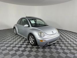 2004 VOLKSWAGEN NEW BEETLE GLS