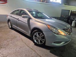 2011 HYUNDAI SONATA LIMITED