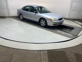 2005 FORD TAURUS SE