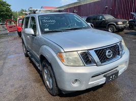 2011 NISSAN PATHFINDER SV