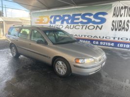 2004 VOLVO V70