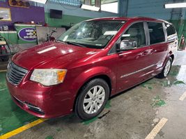 2011 CHRYSLER TOWN & COUNTRY TOURING L