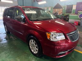 2011 CHRYSLER TOWN & COUNTRY