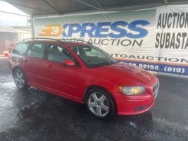 2005 VOLVO V50