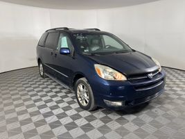 2004 TOYOTA SIENNA XLE