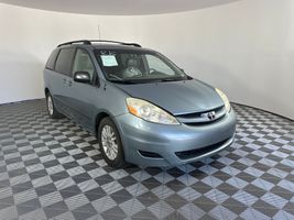2009 TOYOTA SIENNA LE