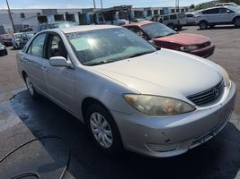 2006 TOYOTA CAMRY LE