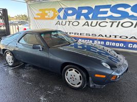 1984 PORSCHE 928