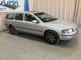 2004 VOLVO V70 BASE