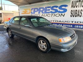 1999 TOYOTA AVALON XLS