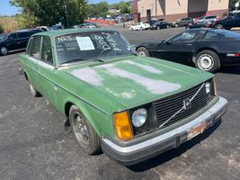 1976 VOLVO 240 