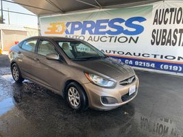 2012 HYUNDAI ACCENT GLS