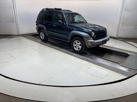 2005 JEEP LIBERTY SPORT