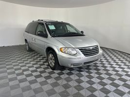 2005 CHRYSLER TOWN & COUNTRY LIMITED