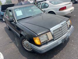1993 MERCEDES-BENZ E CLASS 300E