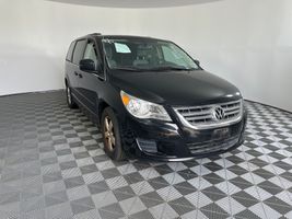 2011 VOLKSWAGEN ROUTAN SE