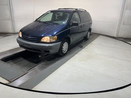 2002 TOYOTA SIENNA LE