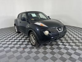 2011 NISSAN JUKE SV