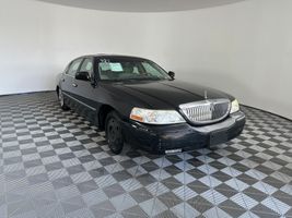 2003 LINCOLN TOWN CAR 