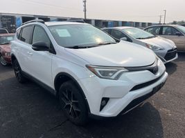2017 TOYOTA RAV4 SE