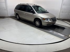 2005 CHRYSLER TOWN & COUNTRY TOURING