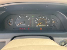 1999 TOYOTA AVALON 