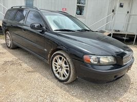 2002 VOLVO V70 BASE