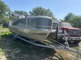2020 SUNCATCHER  V18C PONTOON BOAT
