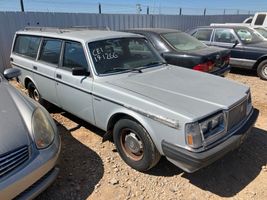 1985 VOLVO 240 
