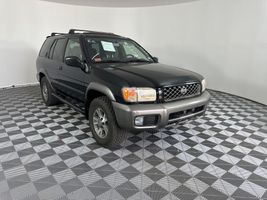 2001 NISSAN PATHFINDER SE