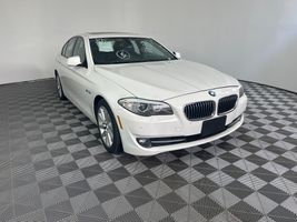 2011 BMW 5-SERIES 528I