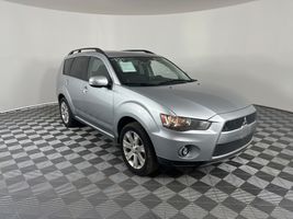 2010 MITSUBISHI OUTLANDER SE