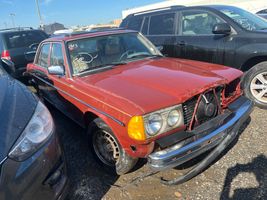 1983 MERCEDES-BENZ 300 SERIES 300D