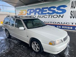 2000 VOLVO V70