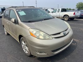 2006 TOYOTA SIENNA 