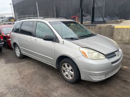 2005 TOYOTA SIENNA CE 7 PASSENGER