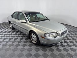 2001 VOLVO S80 BASE