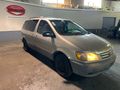 2001 TOYOTA SIENNA
