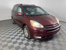 2005 TOYOTA SIENNA XLE
