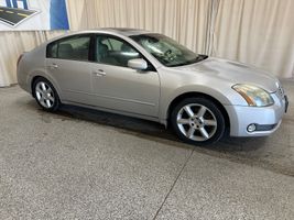 2005 NISSAN MAXIMA 