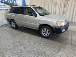 2003 TOYOTA HIGHLANDER 