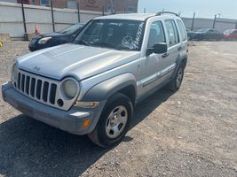2005 JEEP LIBERTY SPORT