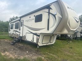 2019 KEYSTONE ANNIVERSARY 5TH WHEEL 