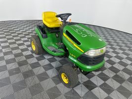  JOHN DEERE RIDING LAWN TRACTOR 
