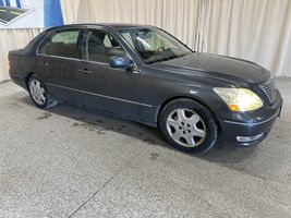 2004 LEXUS LS 430 