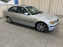 2002 BMW 3-SERIES 325I