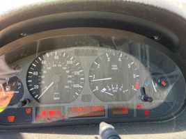 2002 BMW 3-SERIES 325I