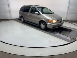 2002 TOYOTA SIENNA LE