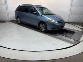 2008 TOYOTA SIENNA LE